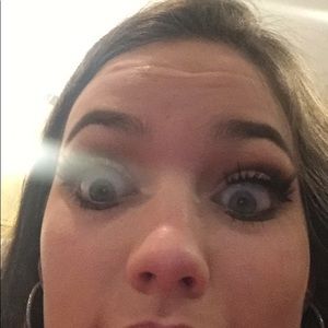 Meet your Posher, Hallie